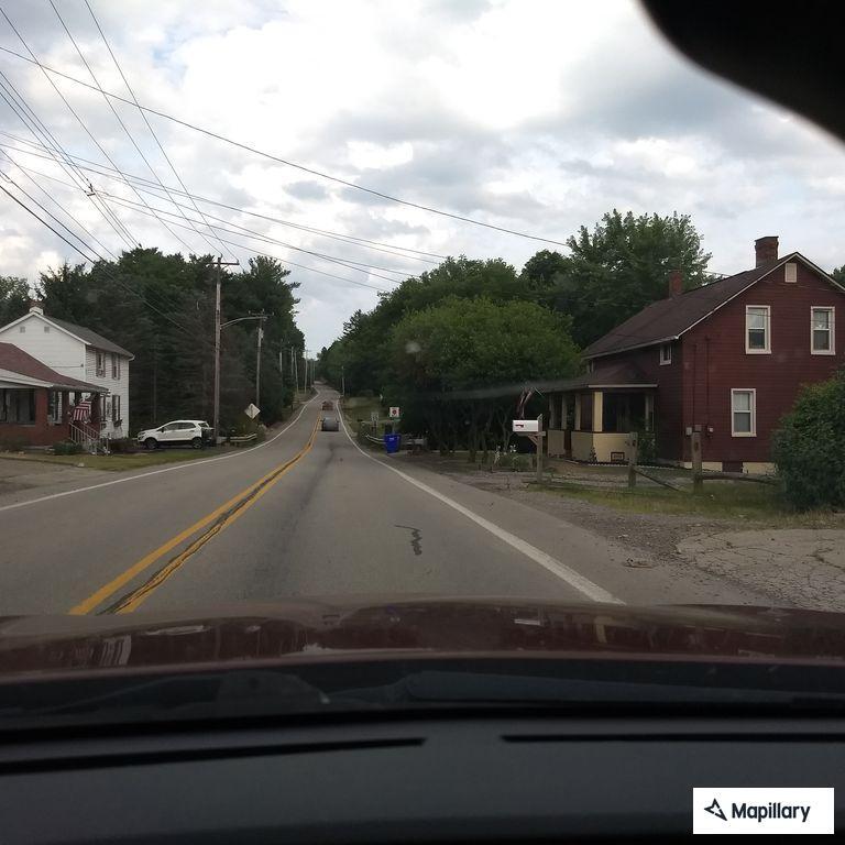 Officer tries to stop damaged tractor trailer