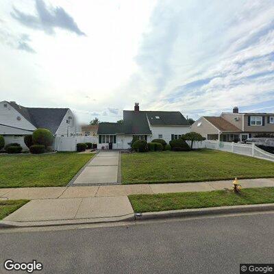 Woman possibly suffering heat exhaustion in Wantagh