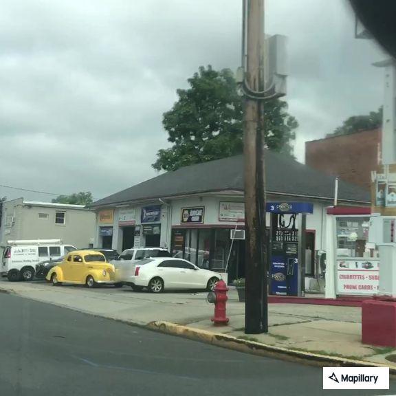 Armed robbery with three suspects in Lyndhurst
