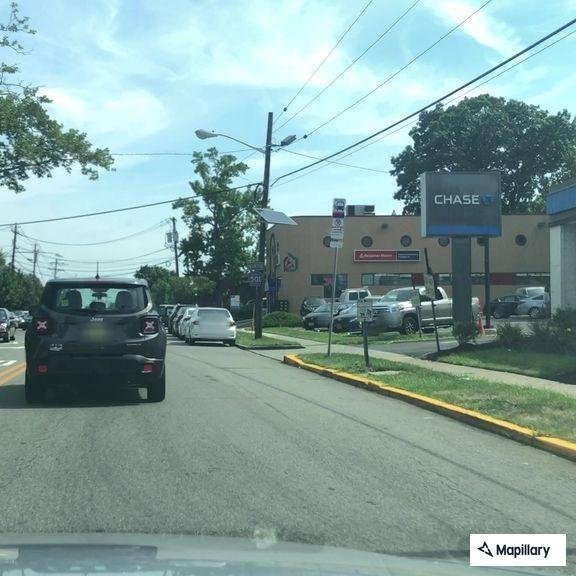Crash blocks traffic at Bergen and Edgewater