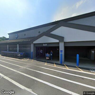 Minor vehicle incident at store parking lot