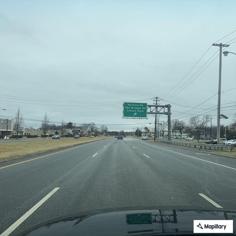 Person aged 39 reports chest pain at diner on Route 46
