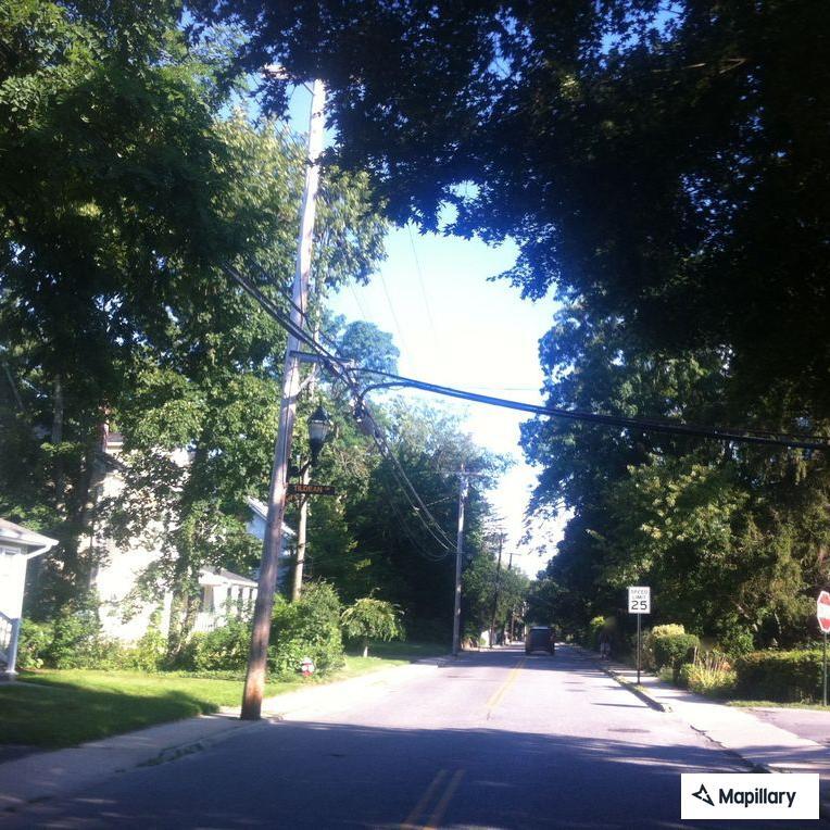 80-year-old person reported dizzy at Perry Ave