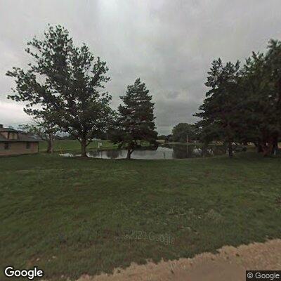 Loose pit bull near vehicle at Independence Landing
