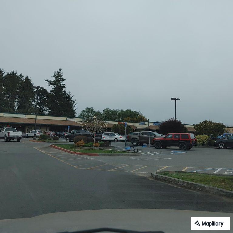Dog locked in vehicle at McKinleyville Safeway