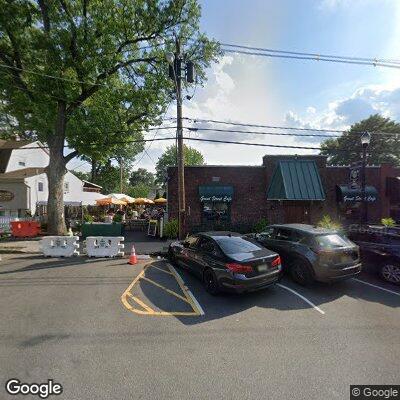 Ambulance dispatched for male patient at cafe