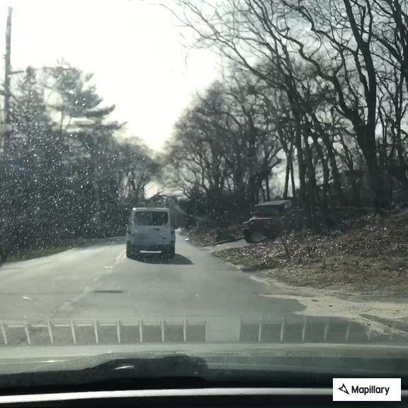 Injury crash involving mail truck in Aquebogue
