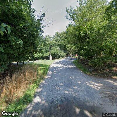 Person or dog stuck on bluff in Wading River