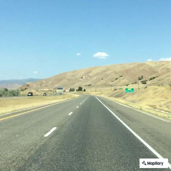 Small roadside brush fire reported near Echo