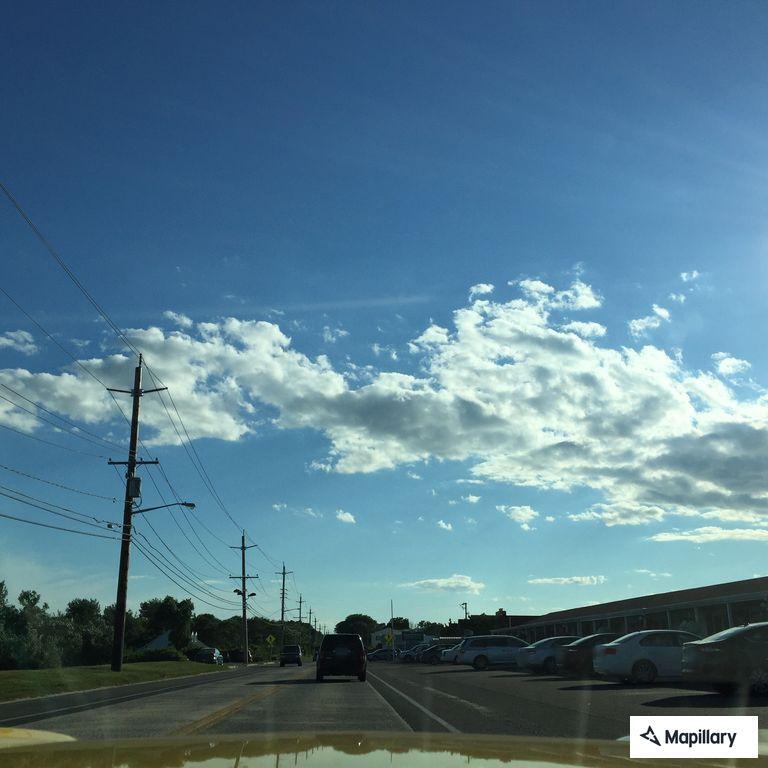Car with loose wheel reported on Route 48