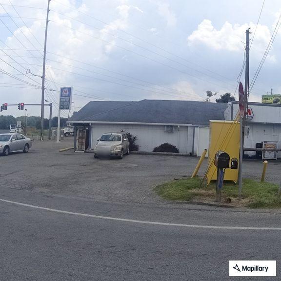 Woman threatened with death at Milan gas station