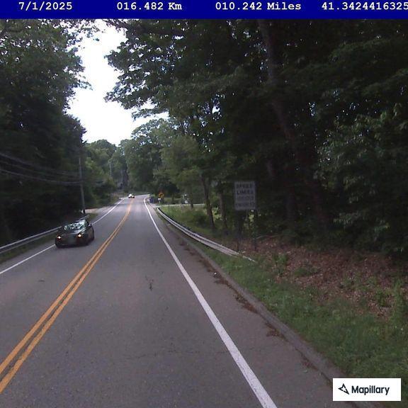 Disabled vehicle near Exit 3 ramp in Essex
