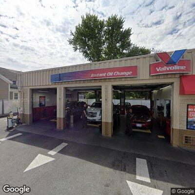 Crash with injuries in front of Valvoline