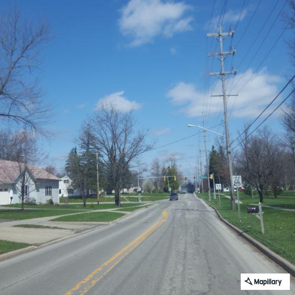 Suspicious vehicle pulls into Grove Street driveway