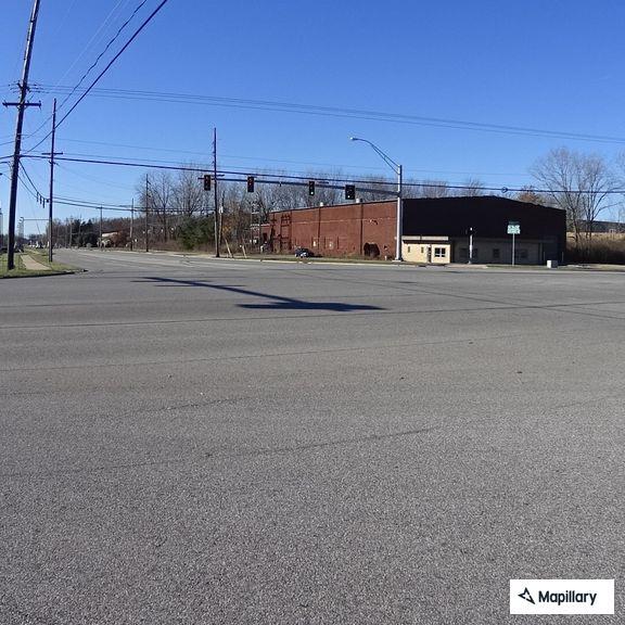 Flares left in turning lane on Nagel Road
