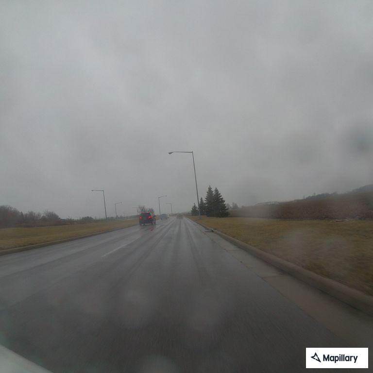 Report of reckless dark gray Jeep on Crossroads