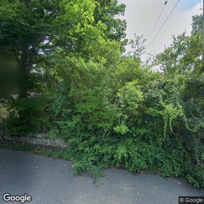 Person with cardiac problem near Chaucer Road in East Hampton
