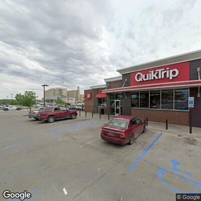 Man yelling threats at QuikTrip on University Avenue