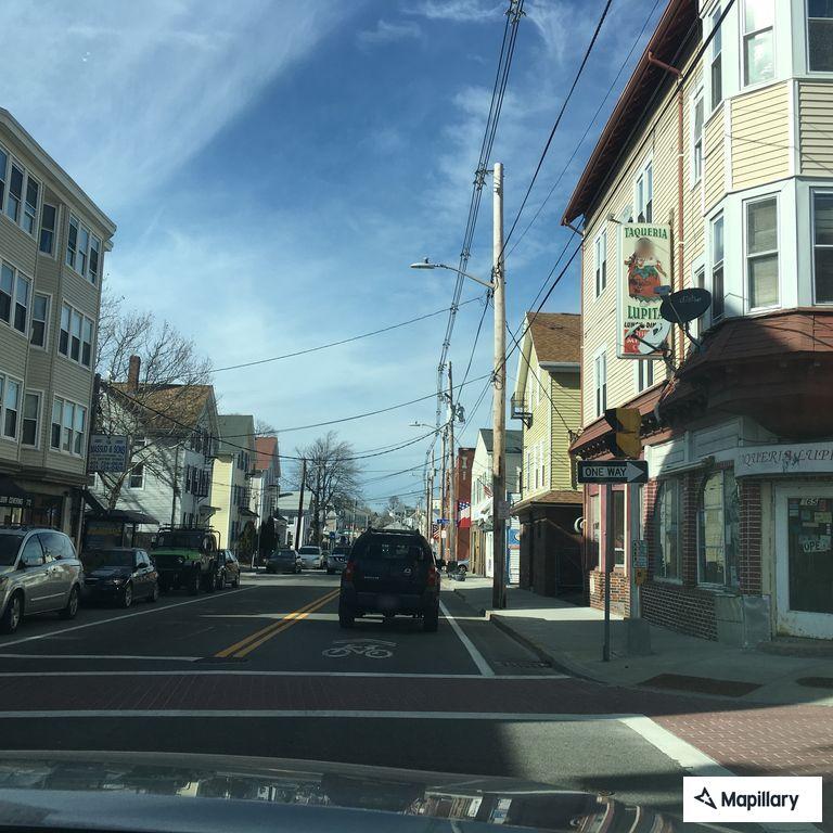 Two drivers argue and block road after crash