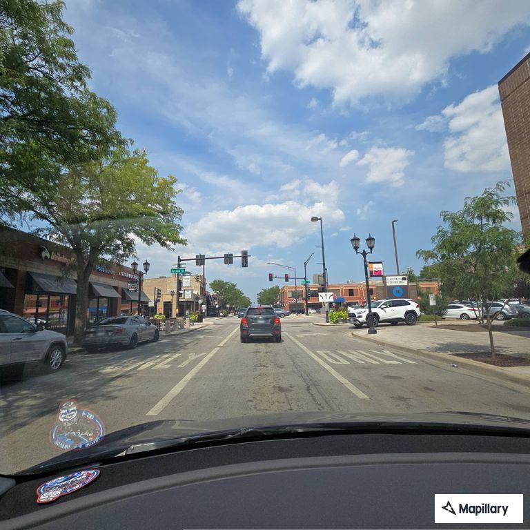 Suspicious woman reported outside Elmhurst Starbucks
