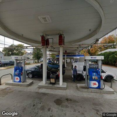Vehicle locks with two children inside at gas station