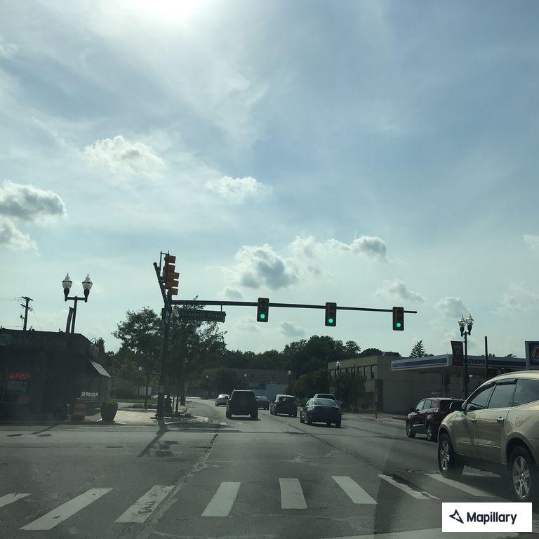 Wrong-way SUV reported on Michigan Avenue