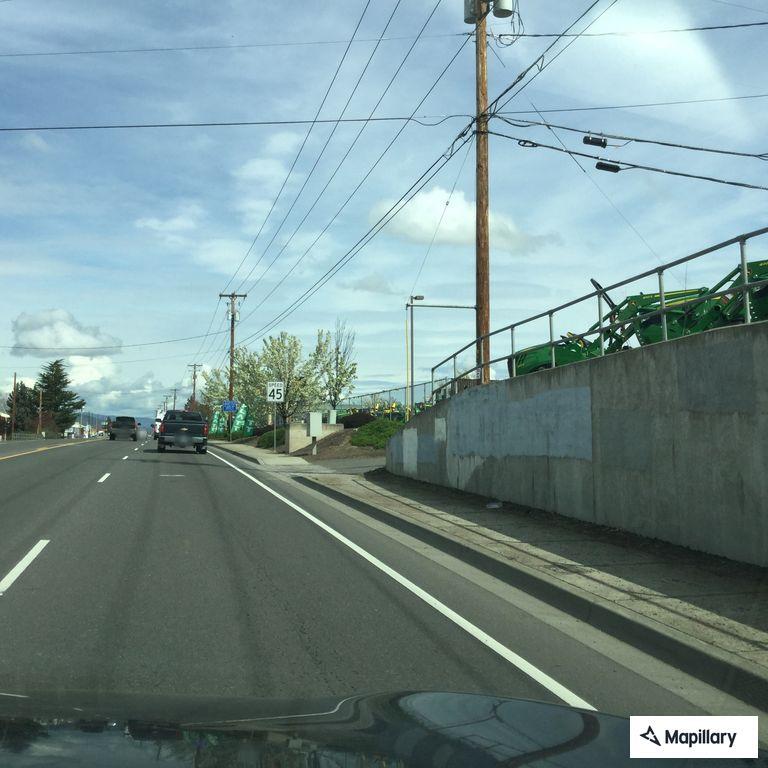Disabled car partially blocking Table Rock Road
