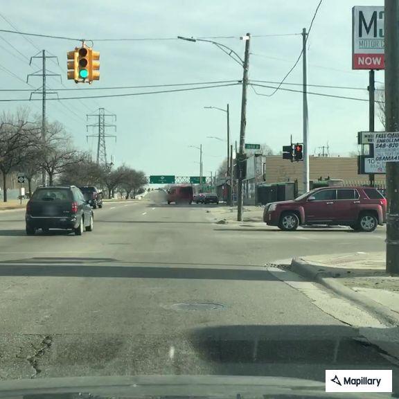 Pickup without plate flees traffic stop near 8 Mile