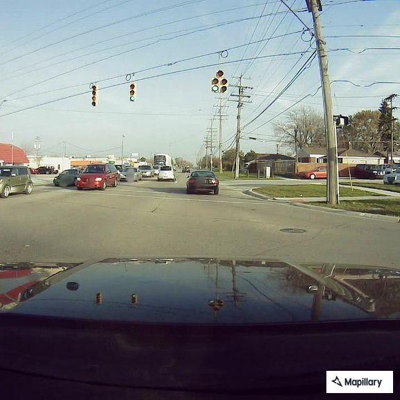 Reckless gray sedan swerving on Groesbeck