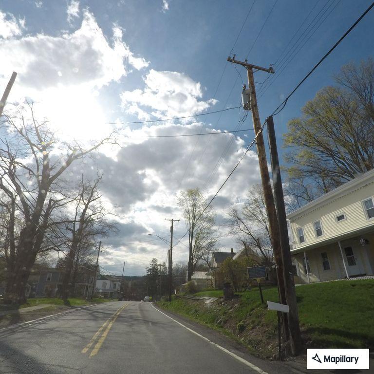 Report of erratic driver near Tarrytown and Delaware