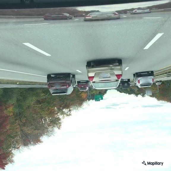 Disabled vehicle on I-93 South near Dascomb Road
