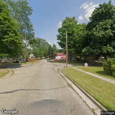 Male falls and injures ribs at 317 West Franklin St