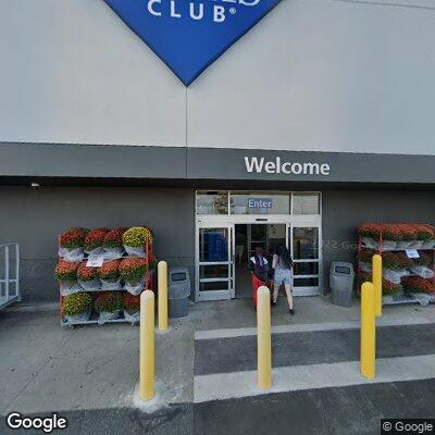 Woman feels faint and has difficulty breathing at store
