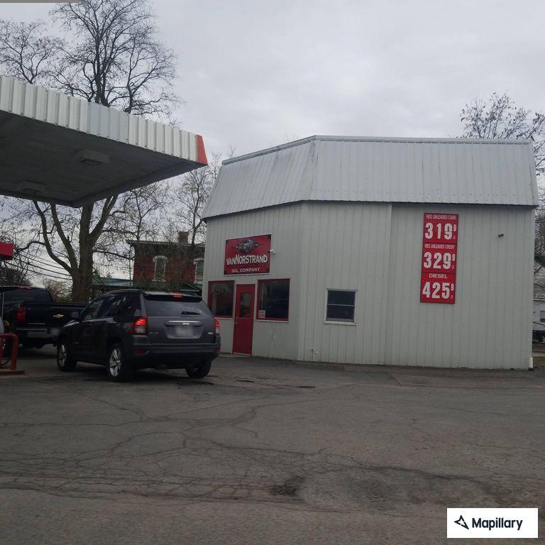 Woman with abdominal pain near Route 370 in Cato