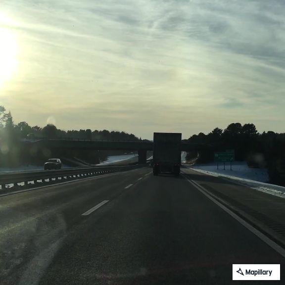 Smoke reported near river off I-295 in Brunswick