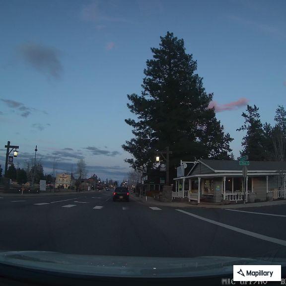 Search for driver after hit-and-run in Sisters