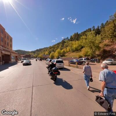 Man falls from shower chair at hotel in Deadwood