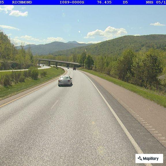 Single vehicle off road on I-89 near Exit 11