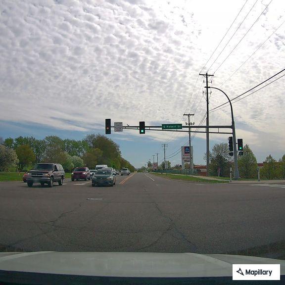 Stalled vehicle cleared at Robert Trail and Mendota