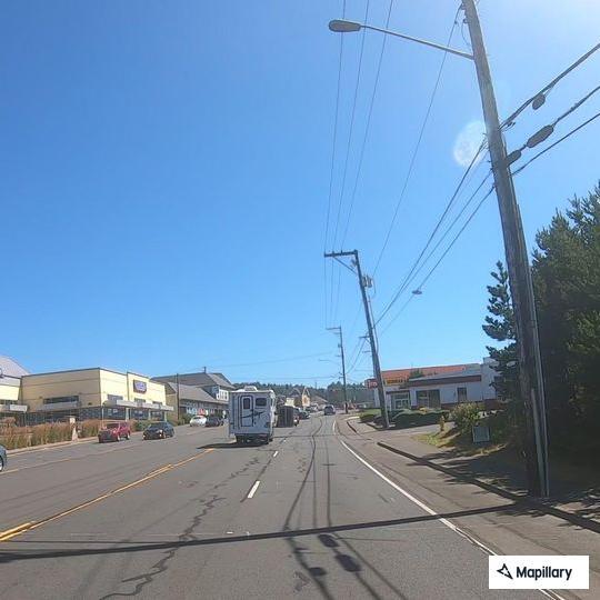Multi-vehicle crash with van overturned in Lincoln City