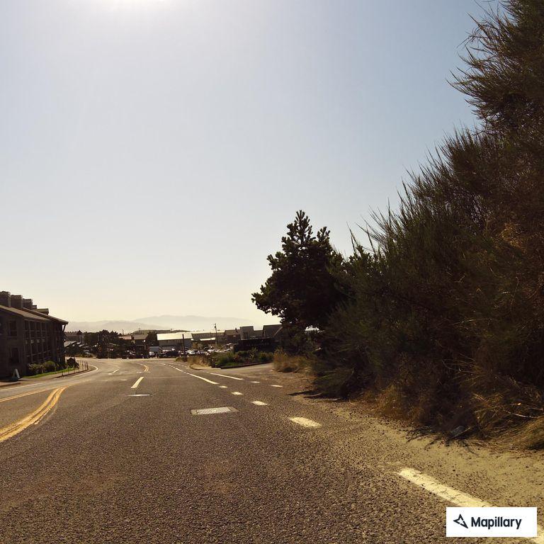 Power lines down near Cape Kiwanda Marketplace