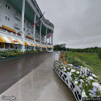 Pregnant woman in labor at Grand Hotel back dock