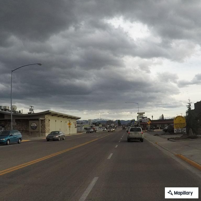 Report of intoxicated driver in white pickup