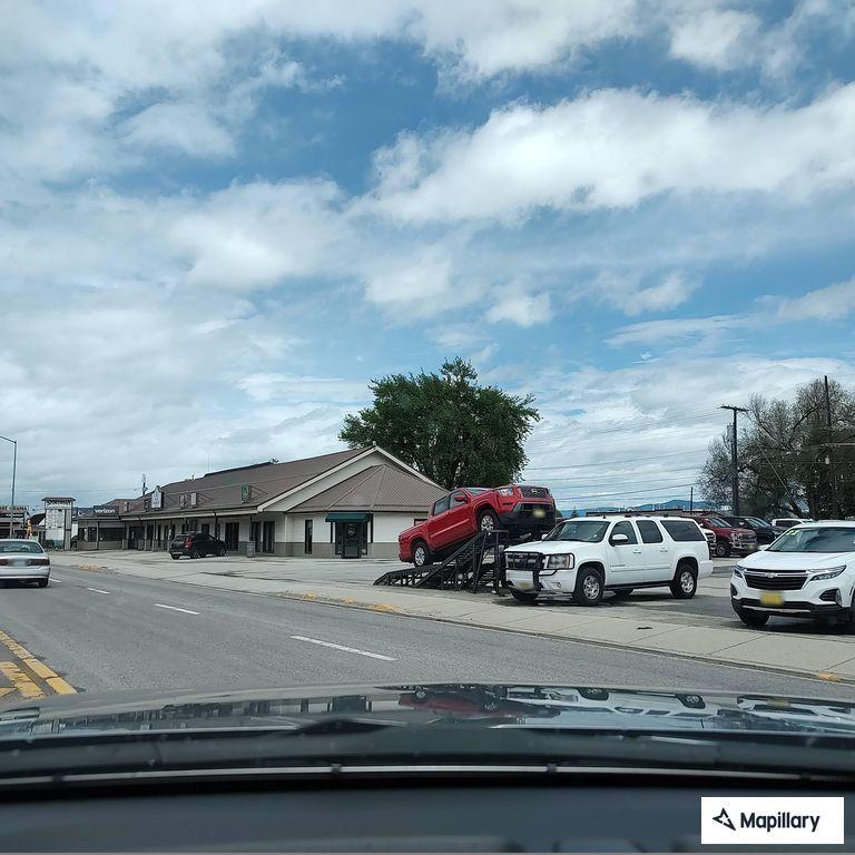 Minor crash at 1st and Pine in Hamilton