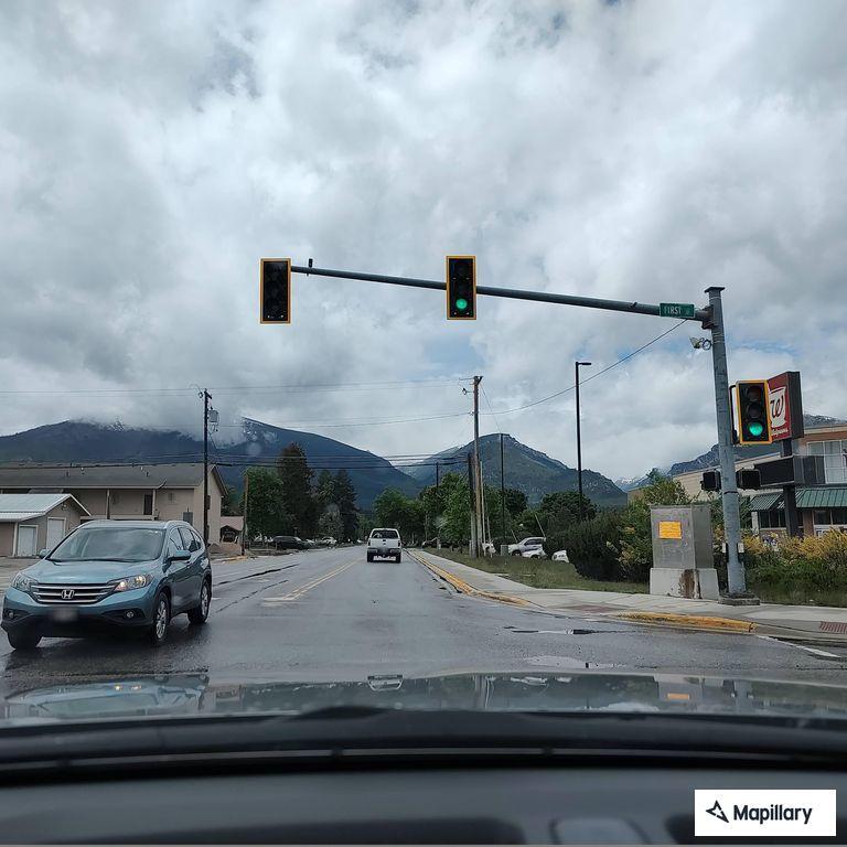 Vehicle stuck in park blocking Hamilton intersection
