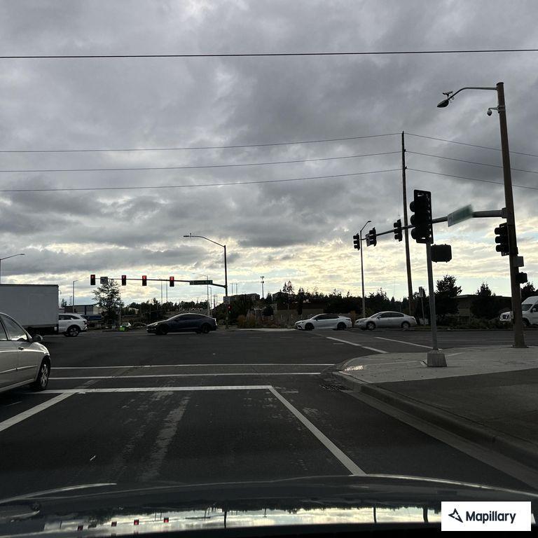 Disabled vehicle blocking Canyon Road intersection