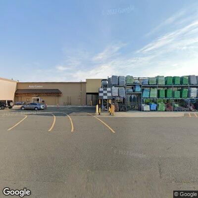 Man yelling and throwing items near Puyallup Walmart