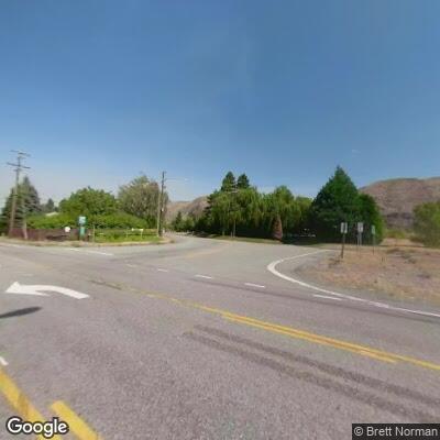 Parking complaint about abandoned vehicle on US-97