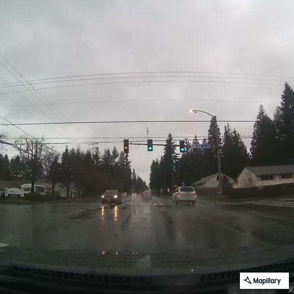 Non-injury hit-and-run on northbound I-5 in Everett