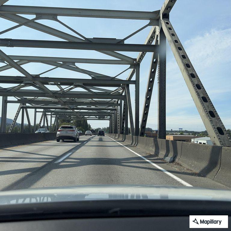 Possible suspect vehicle seen near Skagit River Bridge